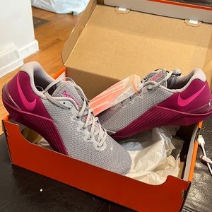 NWT Women’s Nike Metcon 5 - Size 11 - New in box!